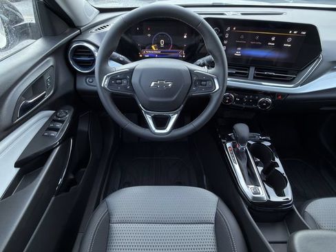 New 2026 Chevrolet Trax LT w/ Driver Confidence Package FWD image 10