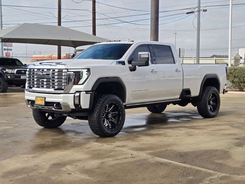 Used 2024 GMC Sierra 2500 Denali w/ Denali Reserve Package image 7