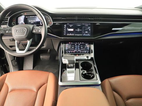 Used 2023 Audi Q8 Prestige w/ Prestige Package image 18