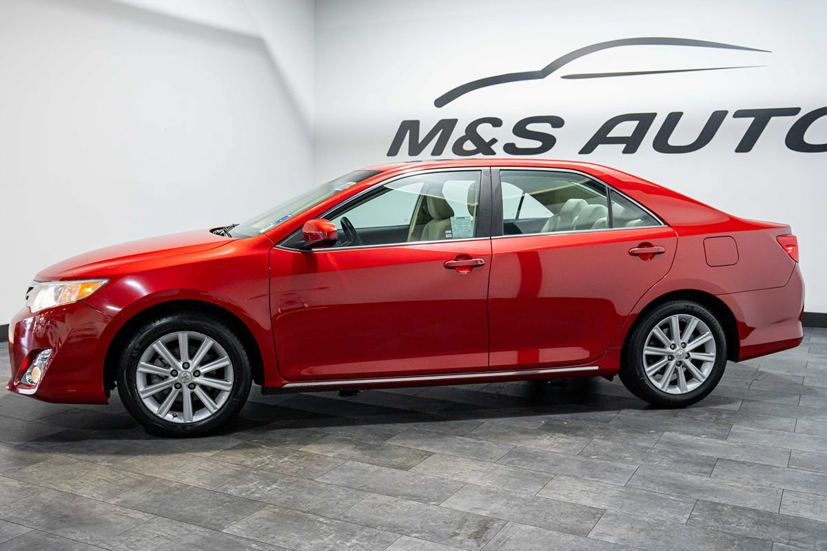 Used 2013 Toyota Camry XLE FWD image 3