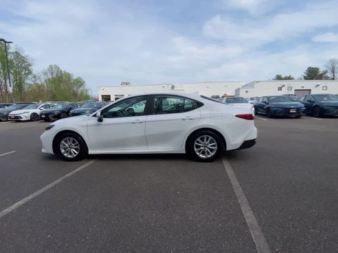 Used 2025 Toyota Camry LE image 8