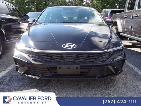 Used 2024 Hyundai Elantra SEL FWD image 2