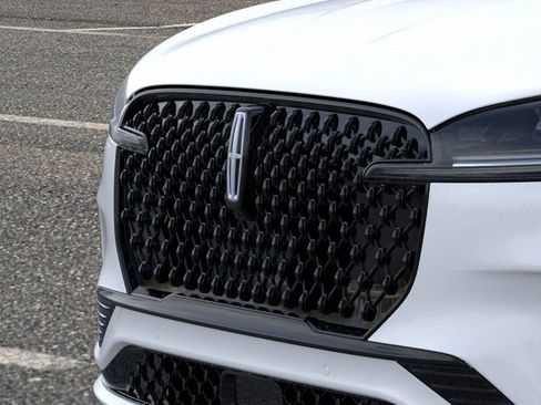 New 2026 Lincoln Aviator Reserve w/ Jet Appearance Package AWD/4WD image 17