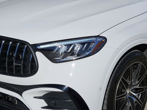 Certified 2025 Mercedes-Benz GLC 43 AMG AMG GLC 43 image 9