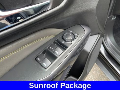Used 2024 Chevrolet Trax ACTIV w/ Sunroof Package FWD image 11