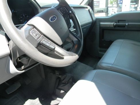 Used 2023 Ford F650 2WD Regular Cab Super Duty image 5