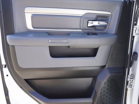 Used 2019 RAM 1500 Big Horn AWD/4WD image 12