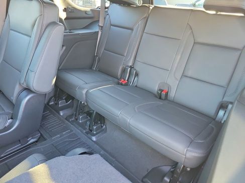 Used 2024 GMC Yukon Denali w/ Denali Reserve Package image 17