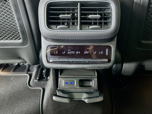 Used 2026 Mercedes-Benz GLS 580 4MATIC image 34