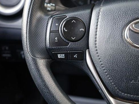 Used 2018 Toyota RAV4 LE image 33