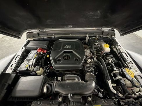 Used 2020 Jeep Wrangler Unlimited Rubicon w/ Cold Weather Group AWD/4WD image 27