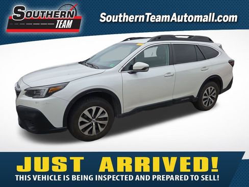 Used 2021 Subaru Outback Premium image 1