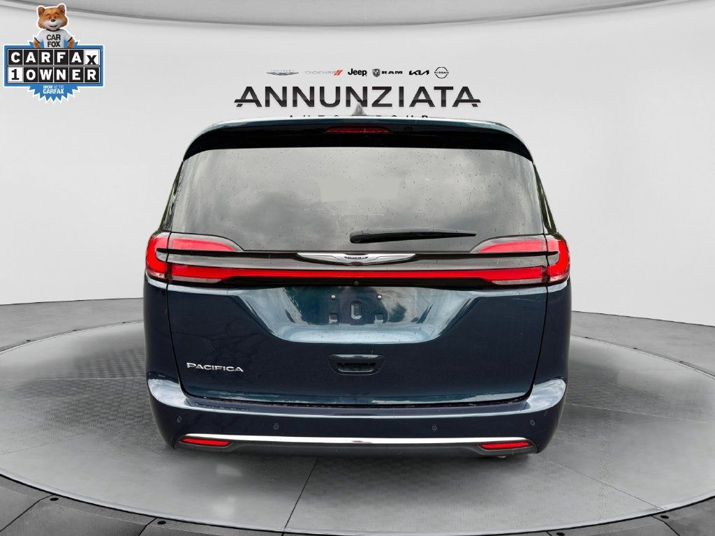 Used 2025 Chrysler Pacifica Select FWD image 4