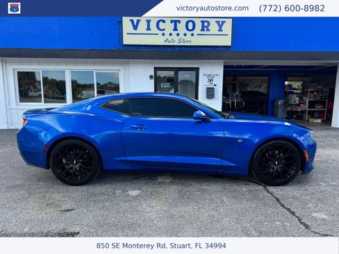 Used 2018 Chevrolet Camaro LT RWD image 8
