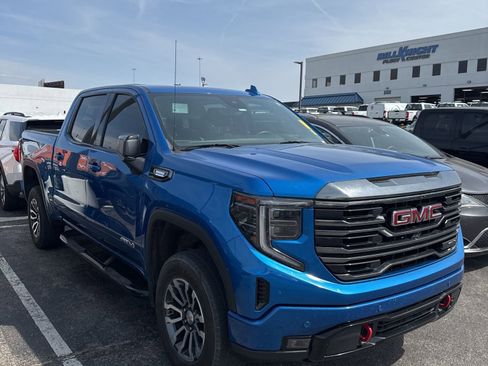 Used 2023 GMC Sierra 1500 AT4 w/ Technology Package image 2