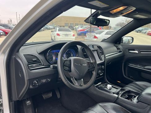 Used 2023 Chrysler 300 S image 22