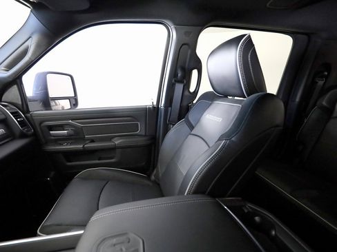 Used 2025 RAM 3500 Laramie w/ Night Edition image 40