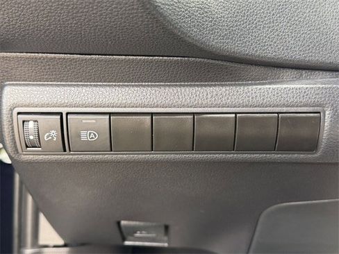 Certified 2025 Toyota Corolla LE image 21