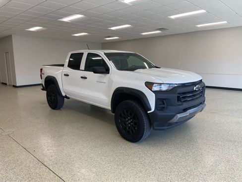 Used 2024 Chevrolet Colorado Trail Boss image 4