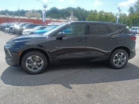 Used 2025 Chevrolet Blazer LT AWD/4WD image 6
