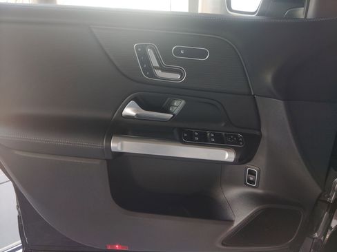 Used 2026 Mercedes-Benz GLB 250 image 11