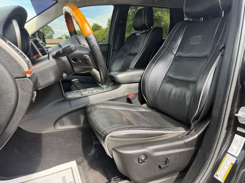 Used 2011 Jeep Grand Cherokee Overland AWD/4WD image 16