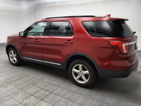 Used 2017 Ford Explorer XLT w/ Equipment Group 202A AWD/4WD image 3