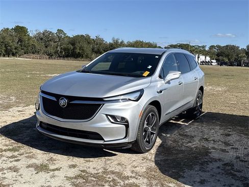 Used 2022 Buick Enclave Essence w/ Sport Touring Edition image 2