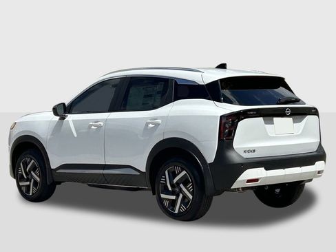 New 2026 Nissan Kicks SV w/ Illumination Package FWD image 2