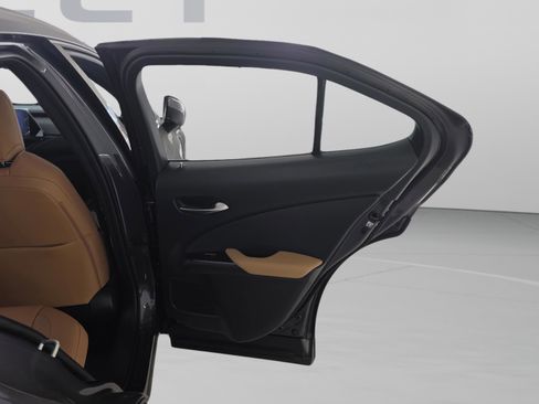 New 2026 Lexus UX 300h FWD image 23