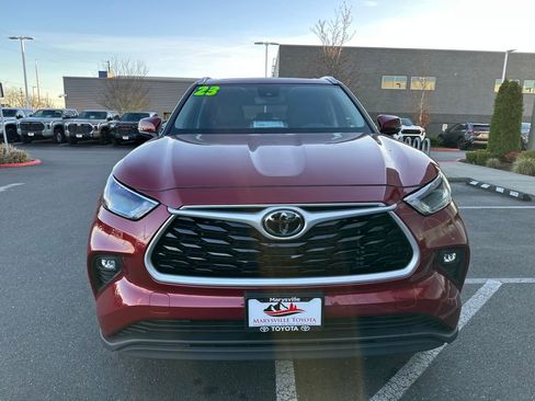 Used 2023 Toyota Highlander XLE image 8