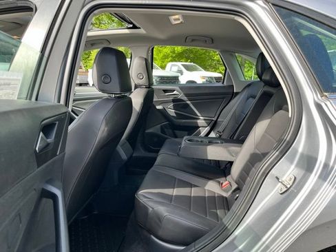 Used 2023 Volkswagen Jetta SE FWD image 16