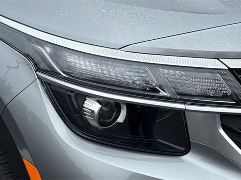 New 2026 Kia Seltos LX image 32