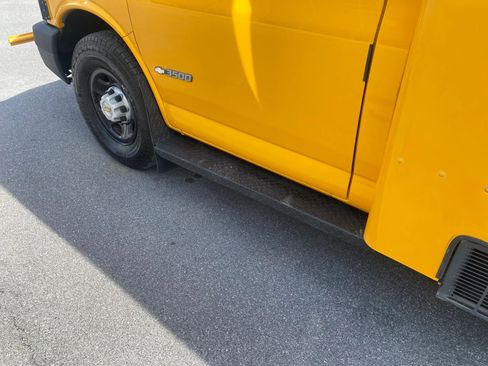 Used 2005 Chevrolet Express 3500 w/ School Bus Package RWD image 7