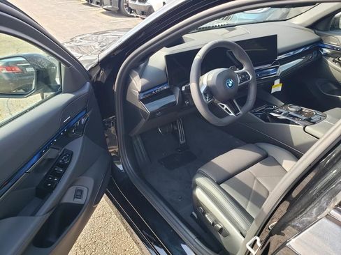 New 2026 BMW 550e xDrive w/ Premium Package AWD/4WD image 6