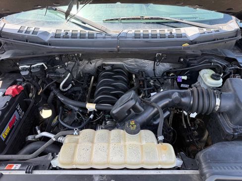 Used 2015 Ford F150 Platinum w/ Equipment Group 701A Luxury AWD/4WD image 31