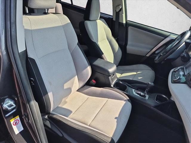 Used 2018 Toyota RAV4 XLE FWD image 20