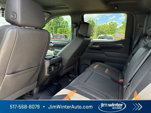 Used 2025 GMC Sierra 1500 AT4 w/ AT4 Premium Package AWD/4WD image 10