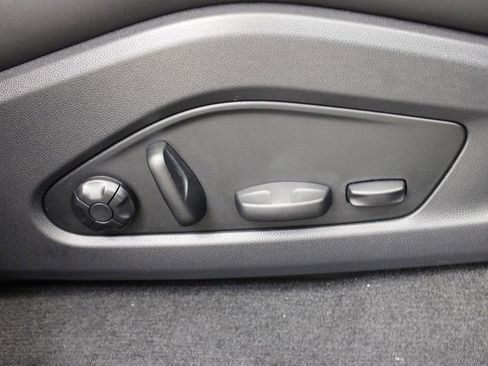 New 2024 Porsche Macan 4 Electric image 29