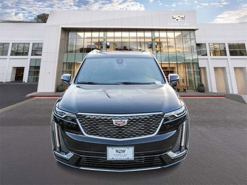 New 2025 Cadillac XT6 Premium Luxury image 2