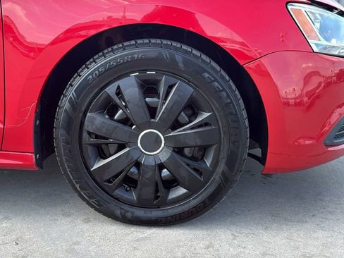 Used 2012 Volkswagen Jetta SE image 32