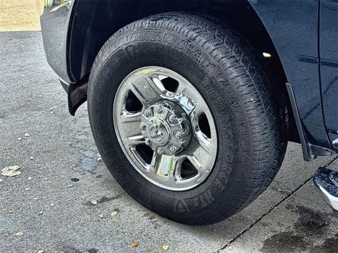 Used 2024 RAM 2500 Big Horn w/ Bed Utility Group image 9