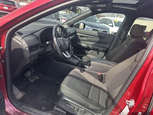 Used 2025 Honda CR-V Sport image 14