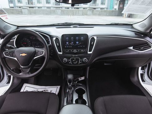 Used 2022 Chevrolet Malibu LS image 17
