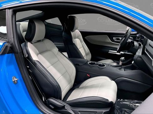 Used 2025 Ford Mustang GT Premium image 15