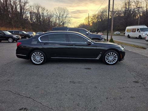 Used 2017 BMW 740e xDrive image 4