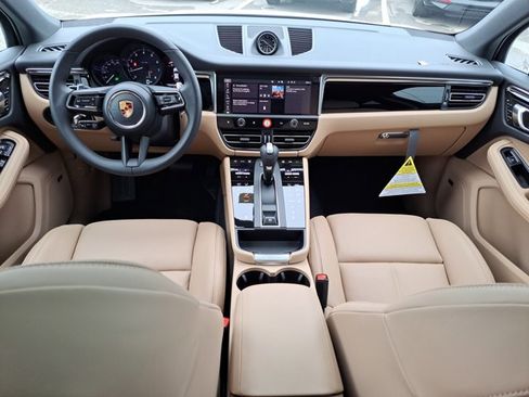 New 2026 Porsche Macan image 16