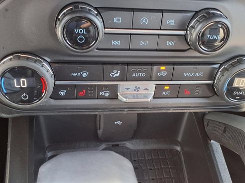 Used 2024 Ford Bronco Outer Banks AWD/4WD image 15
