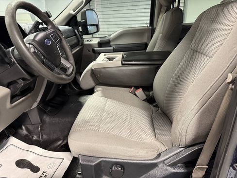 Used 2017 Ford F250 XLT w/ Snow Plow Prep Package AWD/4WD image 10