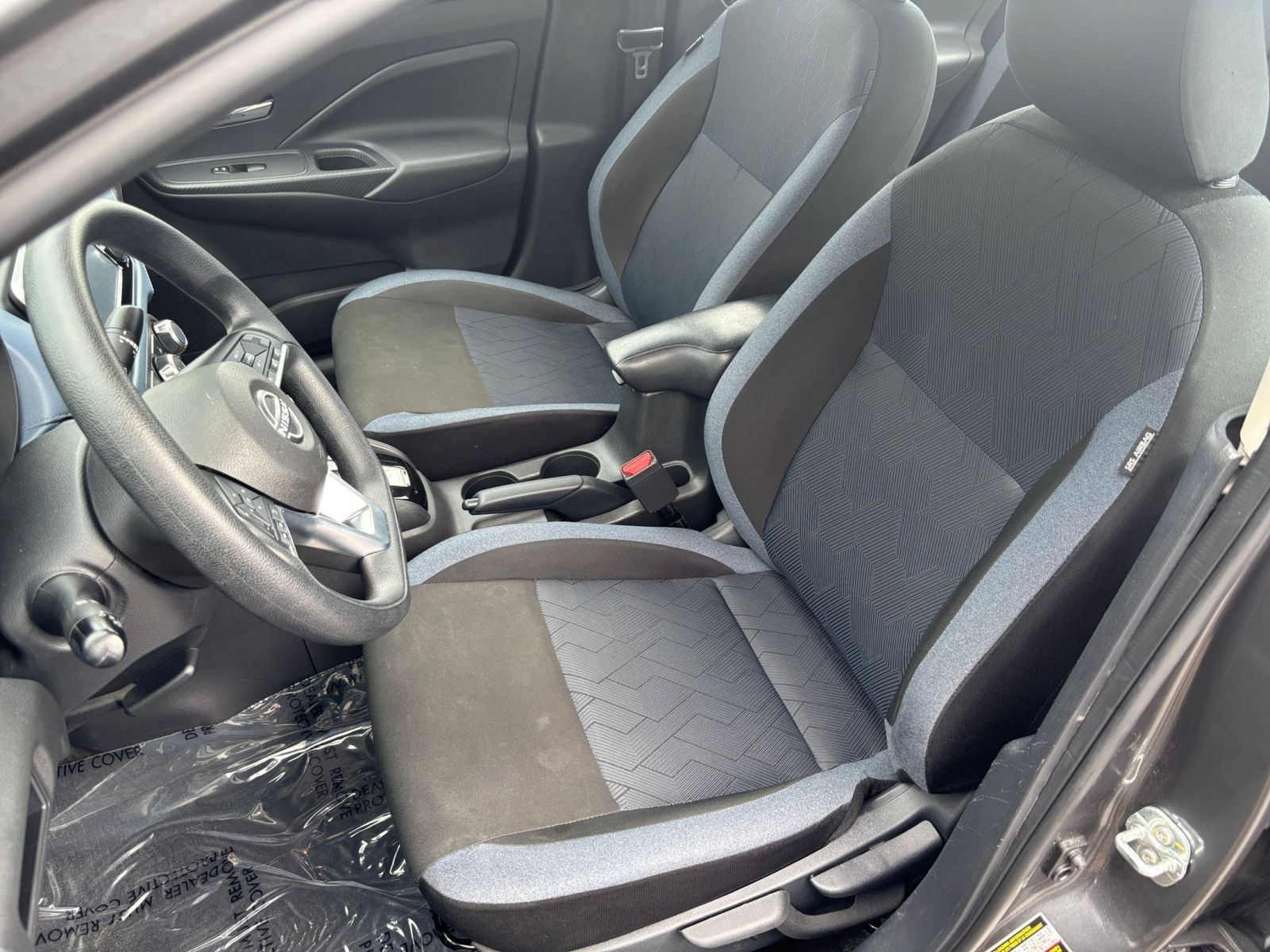 Used 2025 Nissan Versa SV FWD image 33